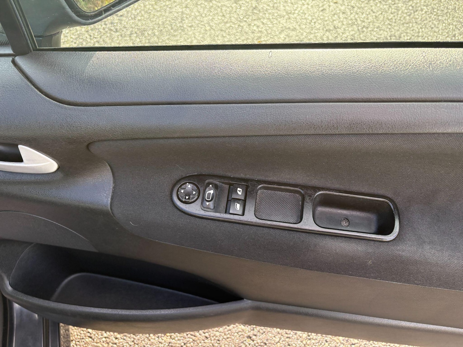 Used Peugeot 207 2010 for sale - 76976241: Photo 16