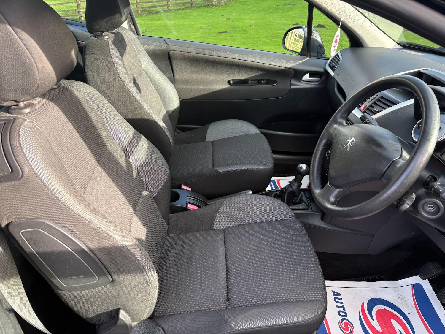 Used Peugeot 207 2010 for sale - 76976241: Photo 18