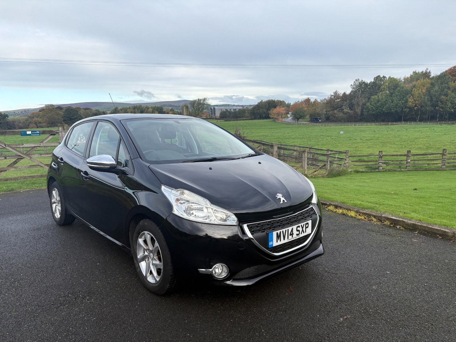 Used Peugeot 208 2014 for sale - 76352293: Photo 1