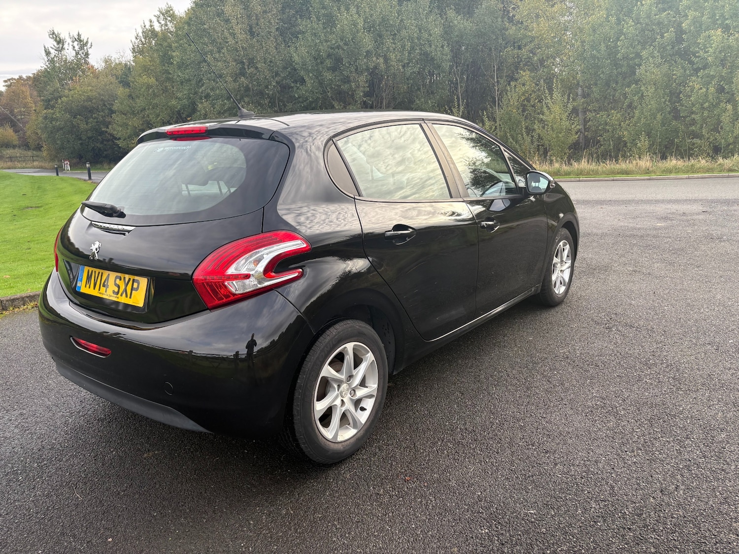 Used Peugeot 208 2014 for sale - 76352293: Photo 11
