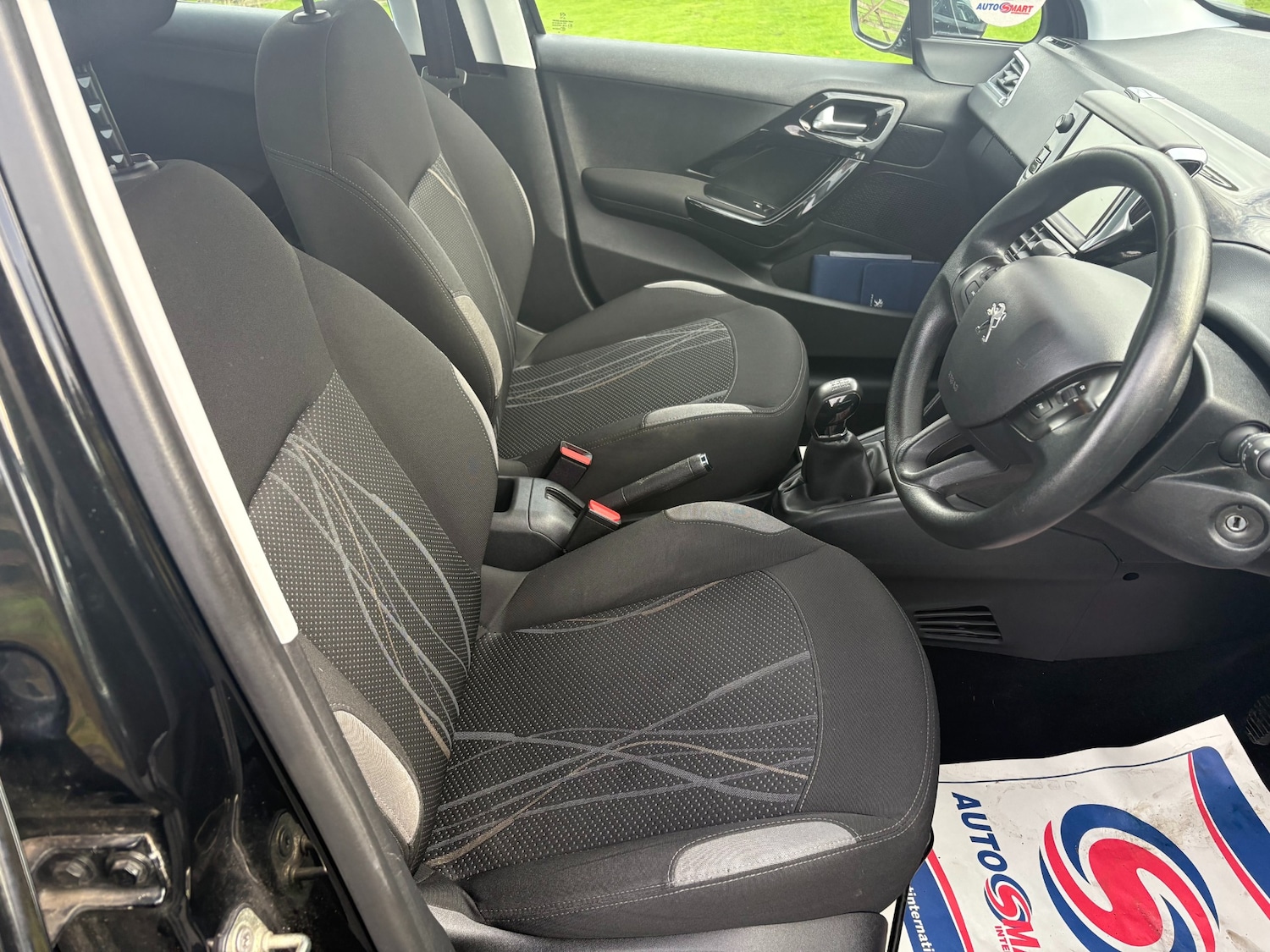 Used Peugeot 208 2014 for sale - 76352293: Photo 16