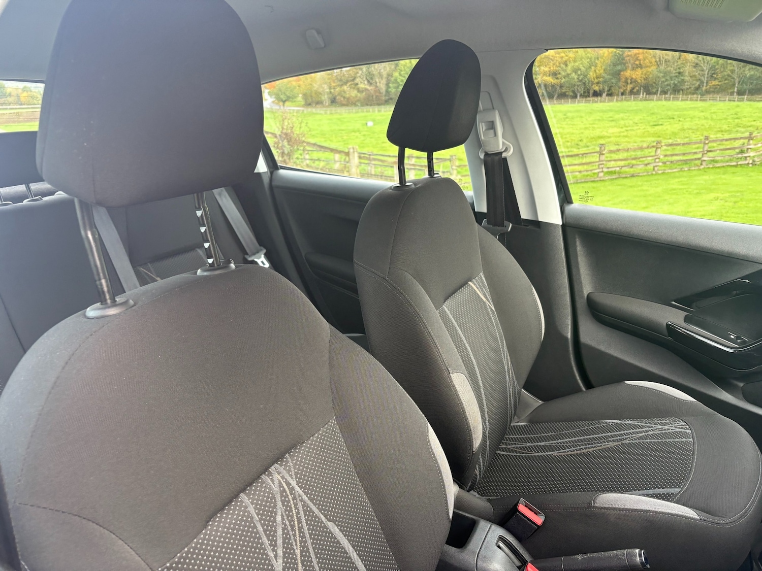 Used Peugeot 208 2014 for sale - 76352293: Photo 17