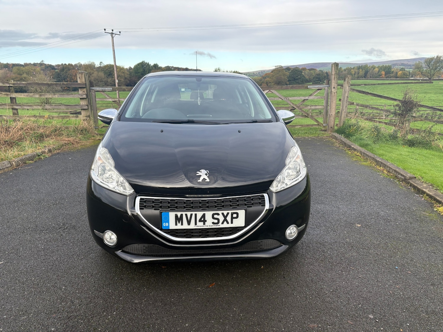 Used Peugeot 208 2014 for sale - 76352293: Photo 2
