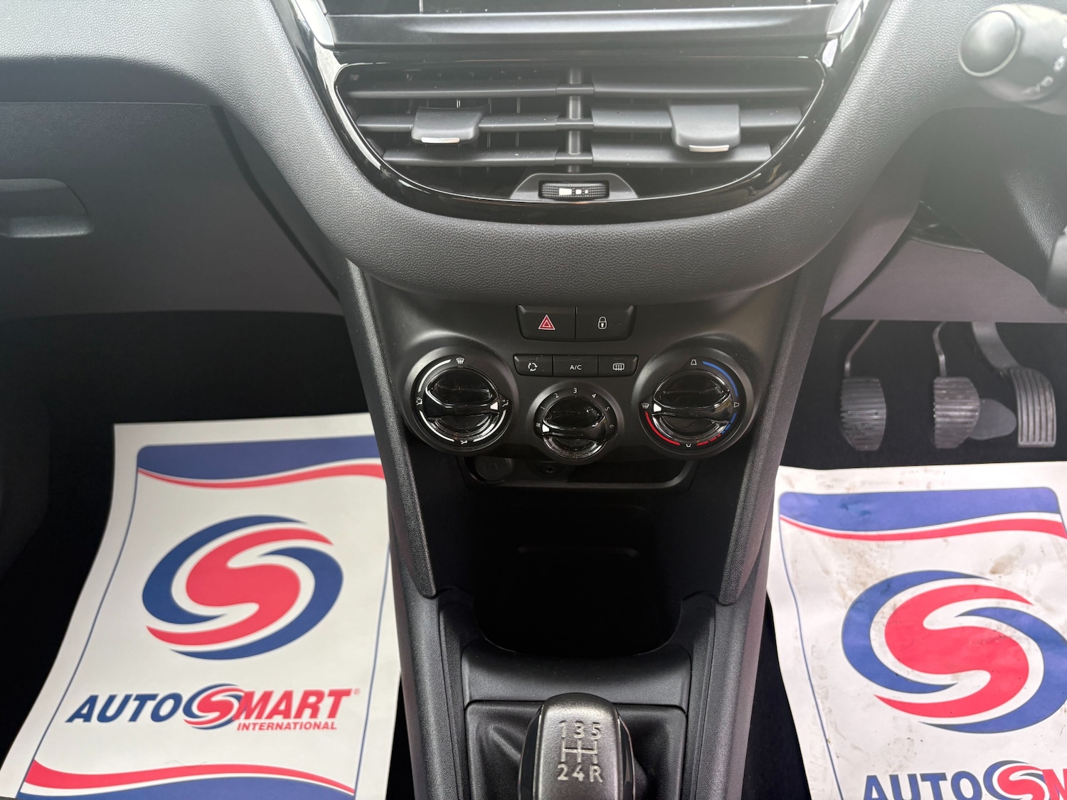 Used Peugeot 208 2014 for sale - 76352293: Photo 21