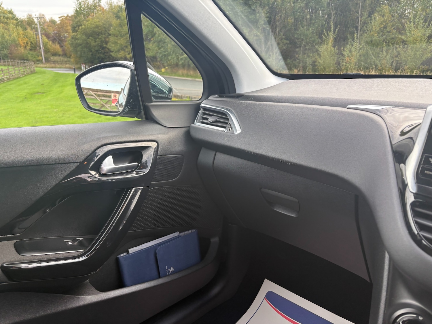 Used Peugeot 208 2014 for sale - 76352293: Photo 23