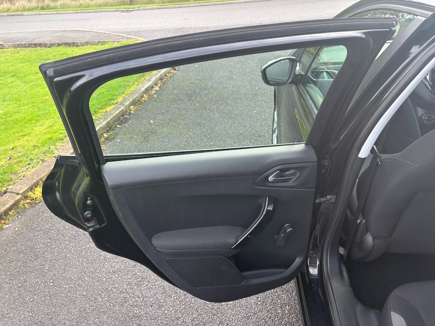 Used Peugeot 208 2014 for sale - 76352293: Photo 27