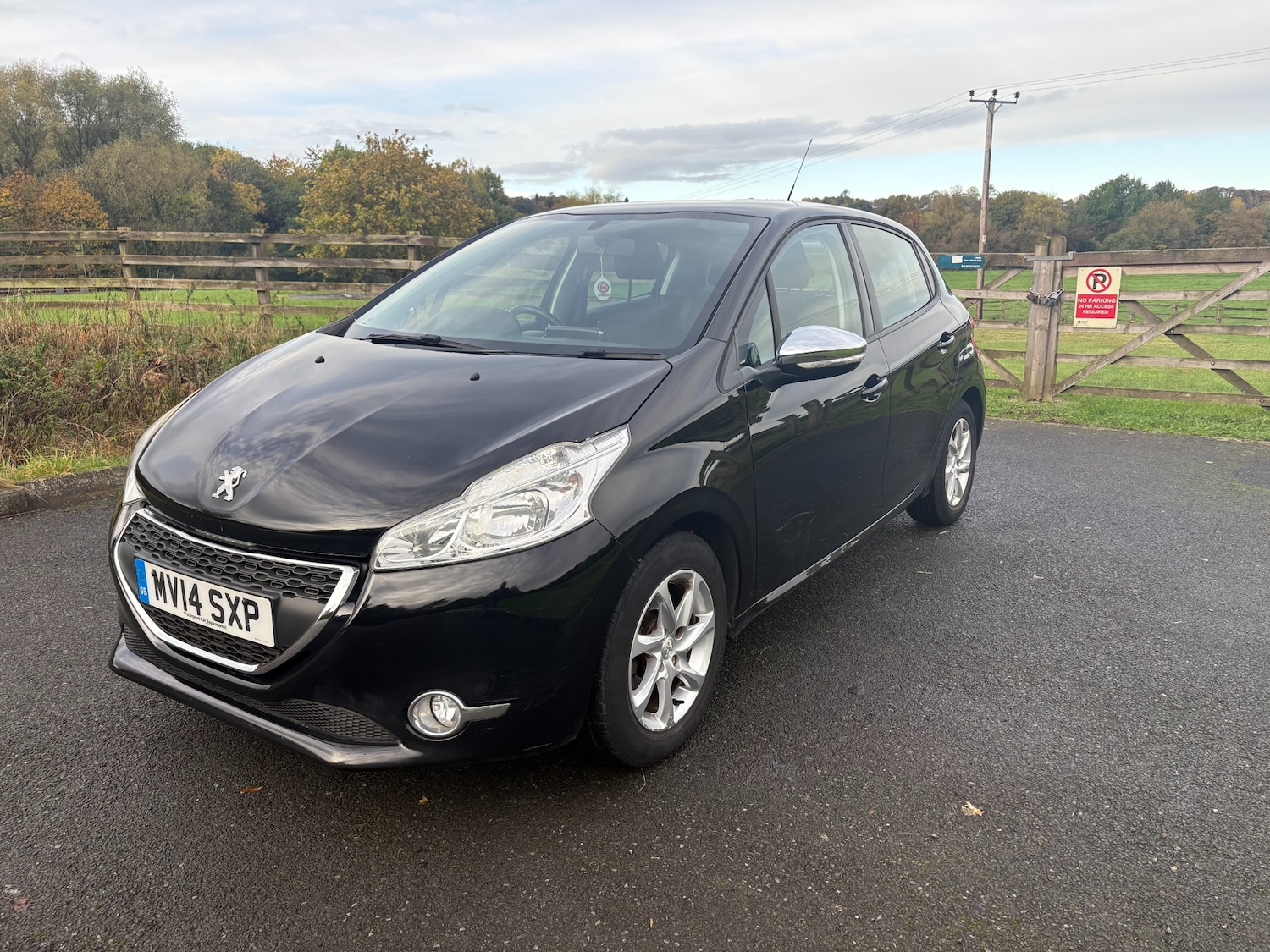 Used Peugeot 208 2014 for sale - 76352293: Photo 3