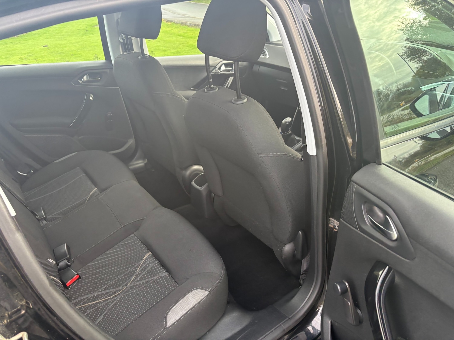 Used Peugeot 208 2014 for sale - 76352293: Photo 31