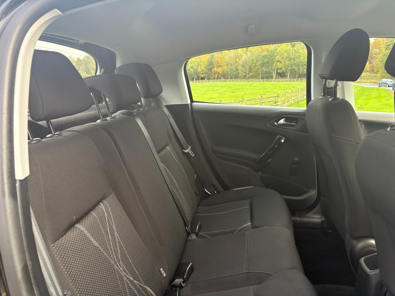 Used Peugeot 208 2014 for sale - 76352293: Photo 32