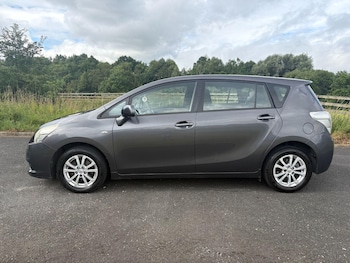 Used Toyota Verso 2011 for sale - 76976391: Photo