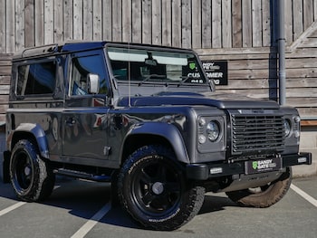 Land Rover - Defender