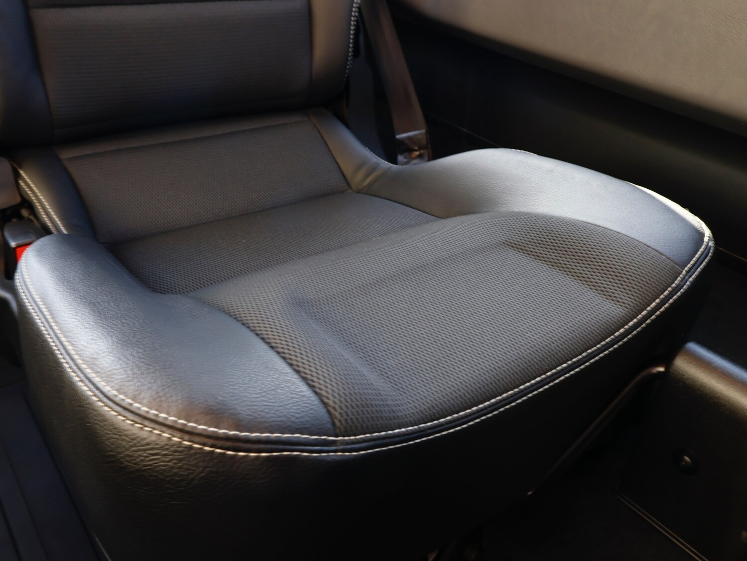 Used Land Rover Defender 2014 for sale - 75904216: Photo 39