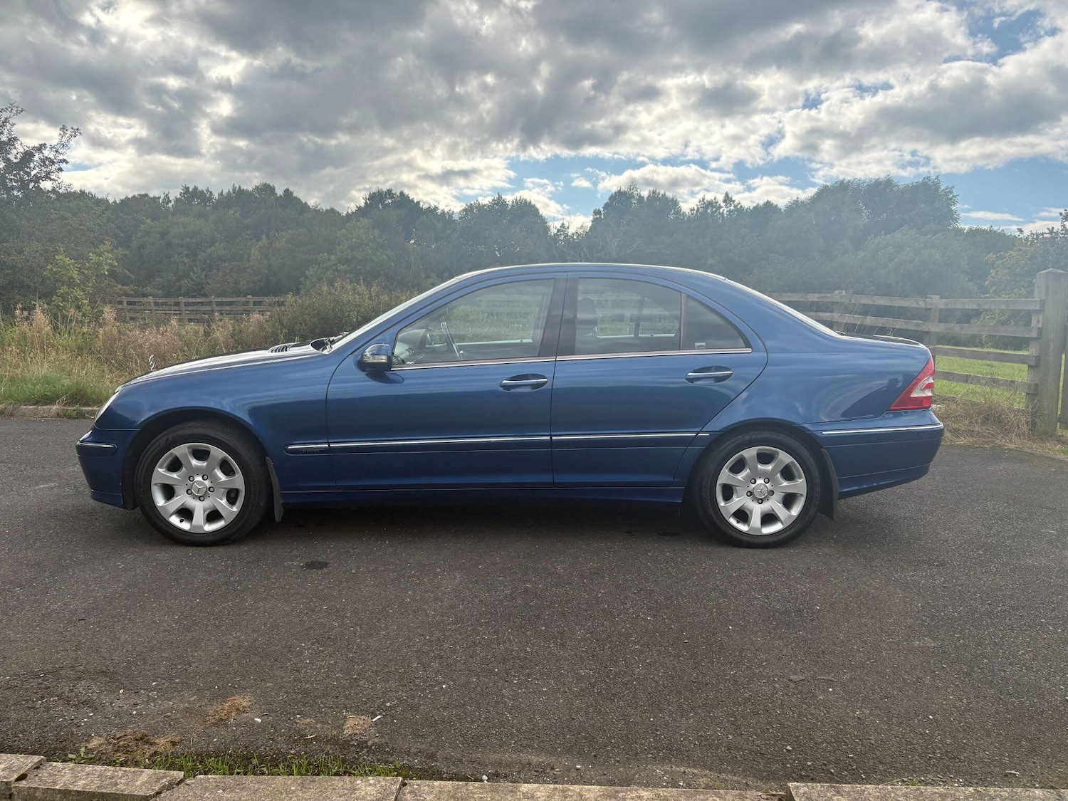 Used Mercedes-Benz C Class 2004 for sale - 77073915: Photo 8