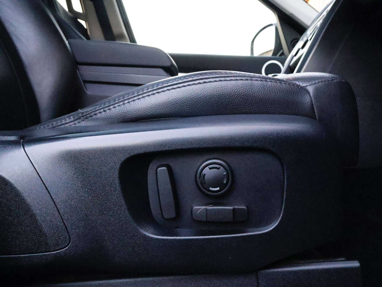 Used Land Rover Discovery 2020 for sale - 76797238: Photo 30