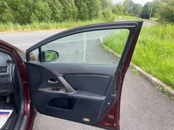 Used Toyota Avensis 2012 for sale - 76976457: Photo 9