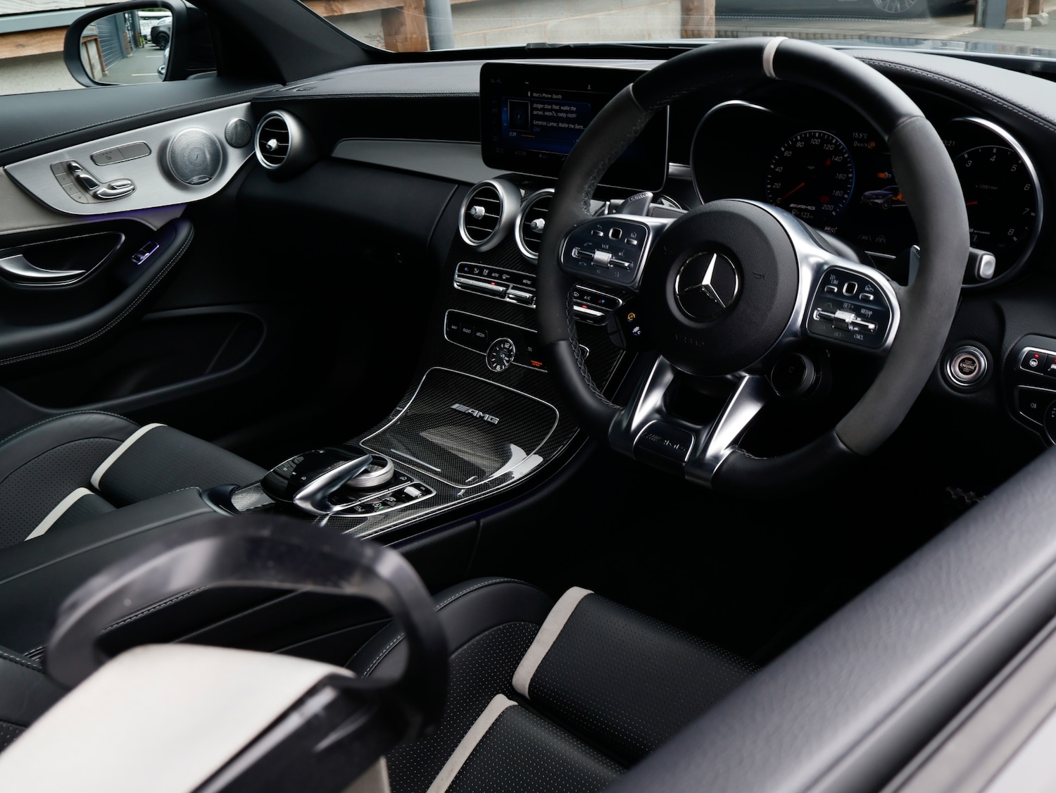 Used Mercedes-Benz C Class 2019 for sale - 76044976: Photo 2