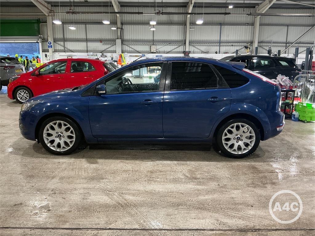 Used Ford Focus 2010 for sale - 76976050: Photo 2