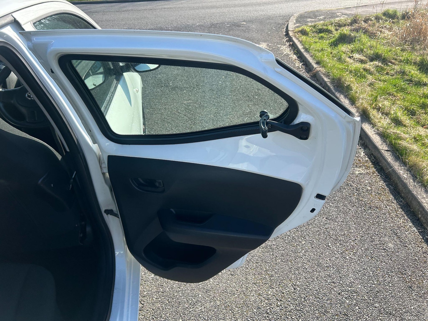 Used Toyota AYGO 2017 for sale - 77468675: Photo 25