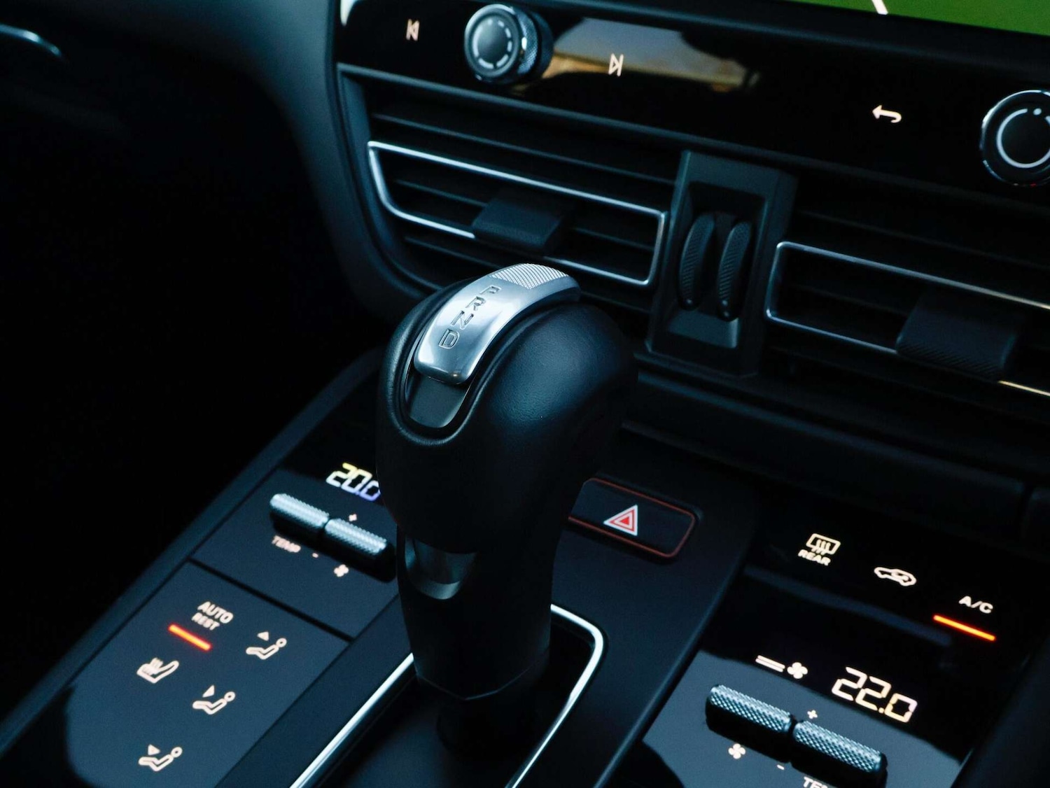 Used Porsche Macan 2023 for sale - 76797237: Photo 18