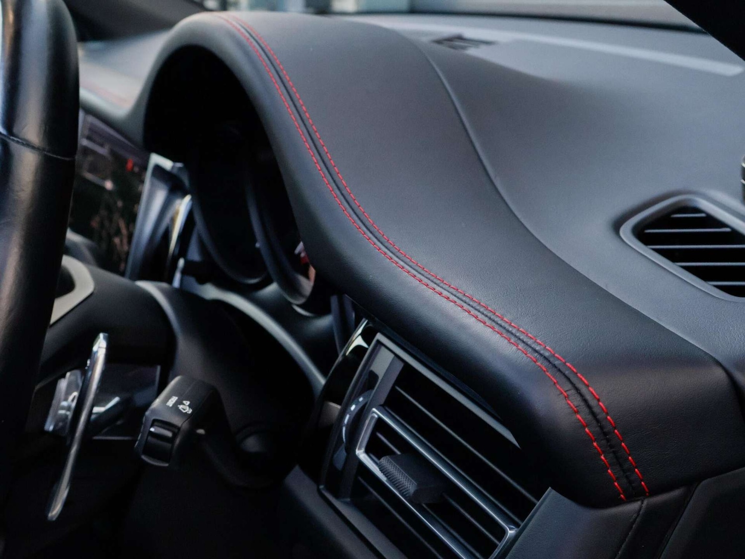 Used Porsche Macan 2023 for sale - 76797237: Photo 23