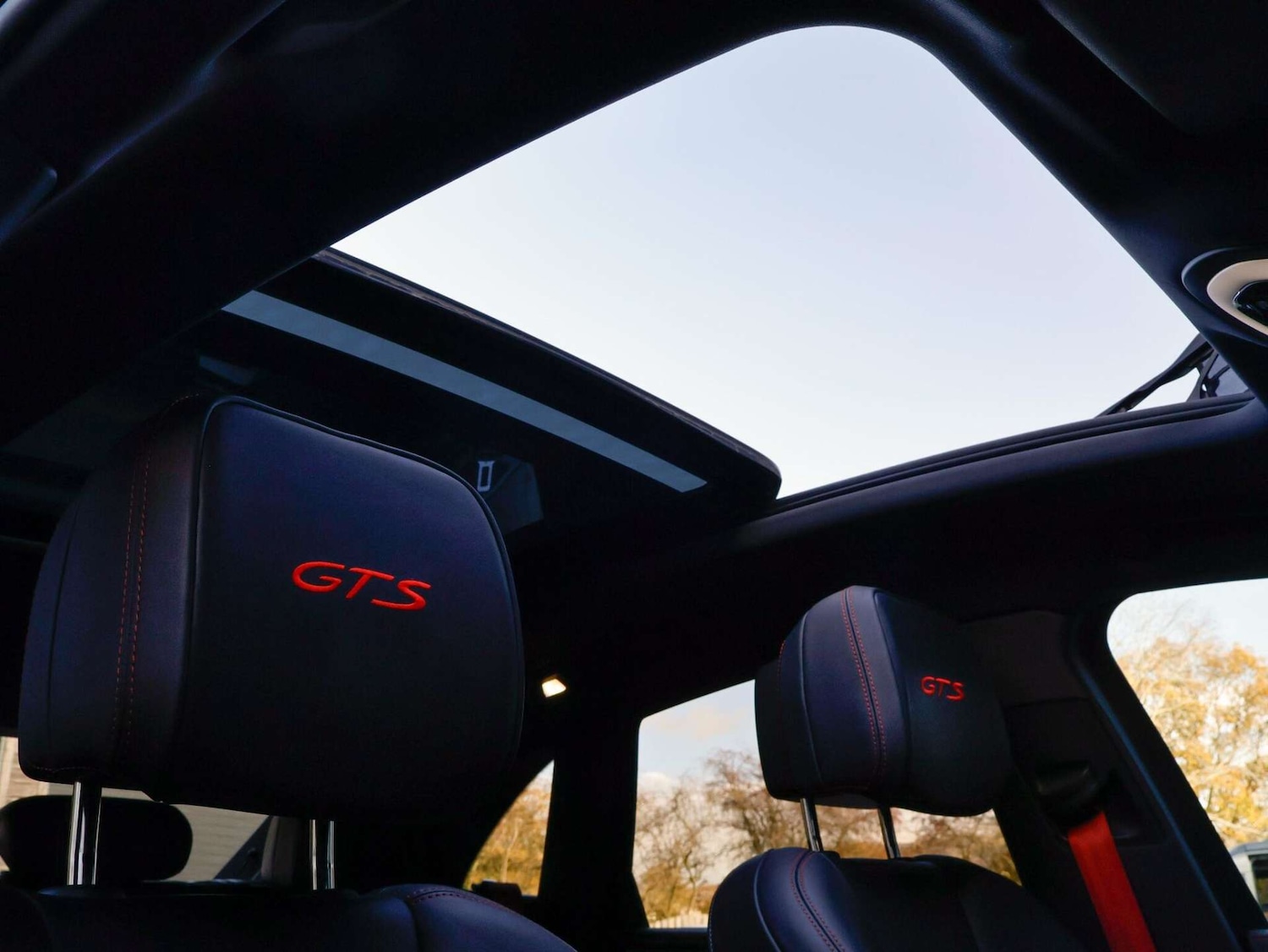 Used Porsche Macan 2023 for sale - 76797237: Photo 30