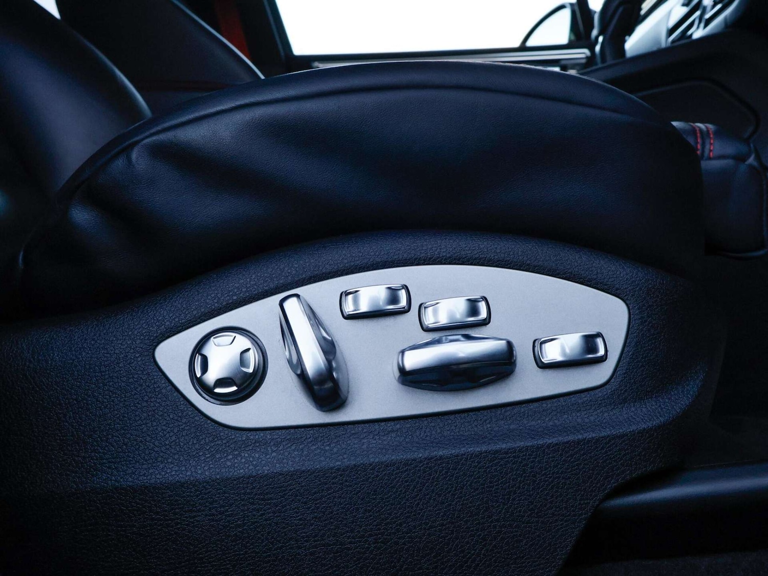 Used Porsche Macan 2023 for sale - 76797237: Photo 33