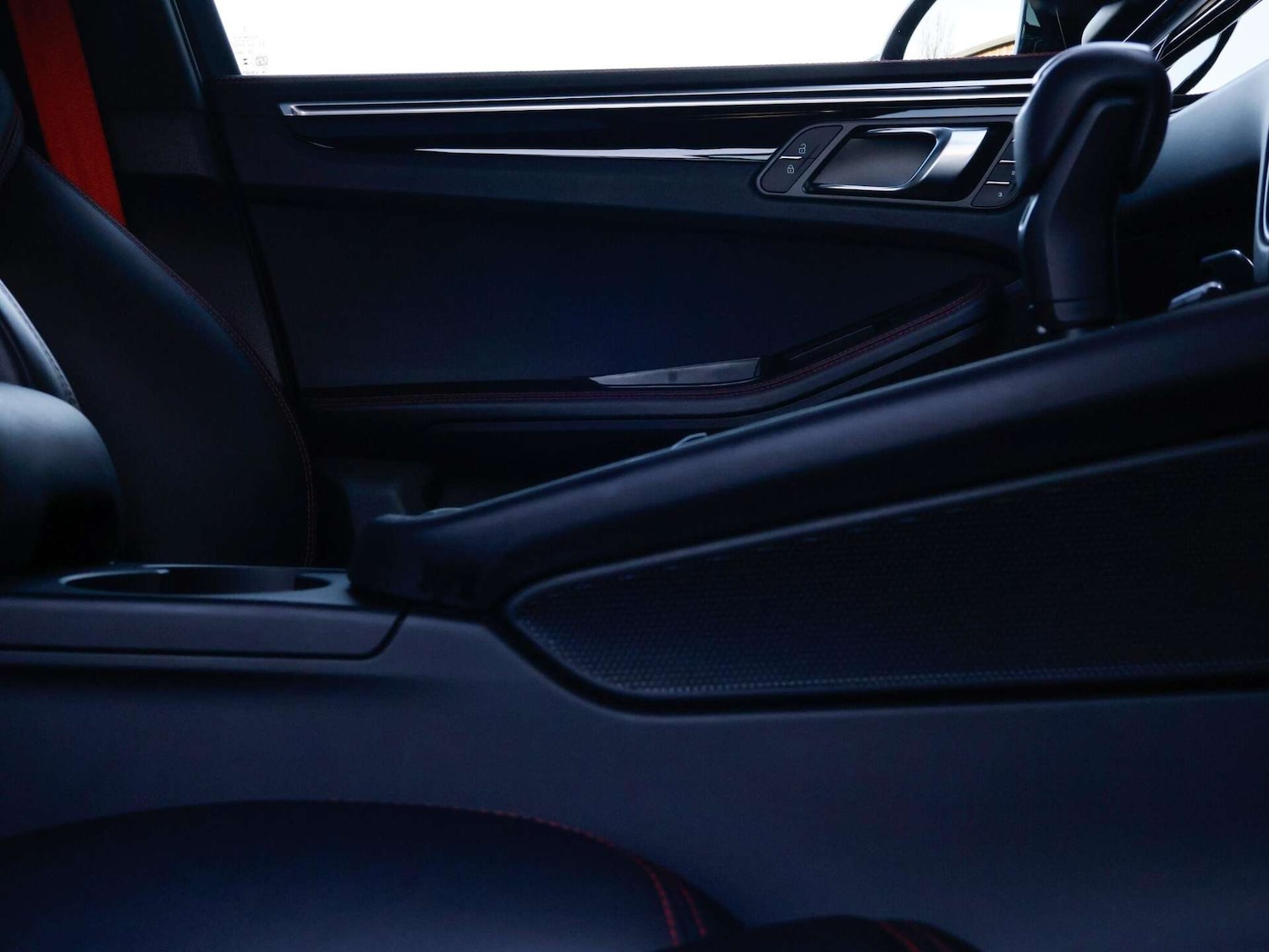 Used Porsche Macan 2023 for sale - 76797237: Photo 39