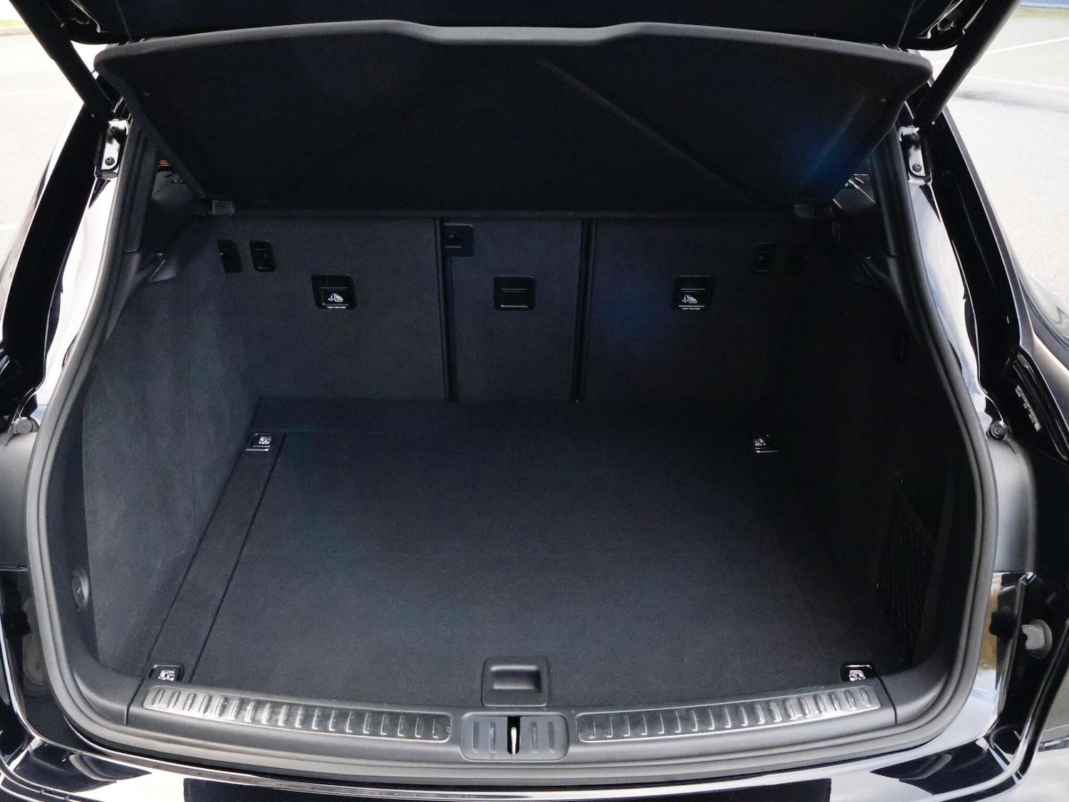 Used Porsche Macan 2023 for sale - 76797237: Photo 46