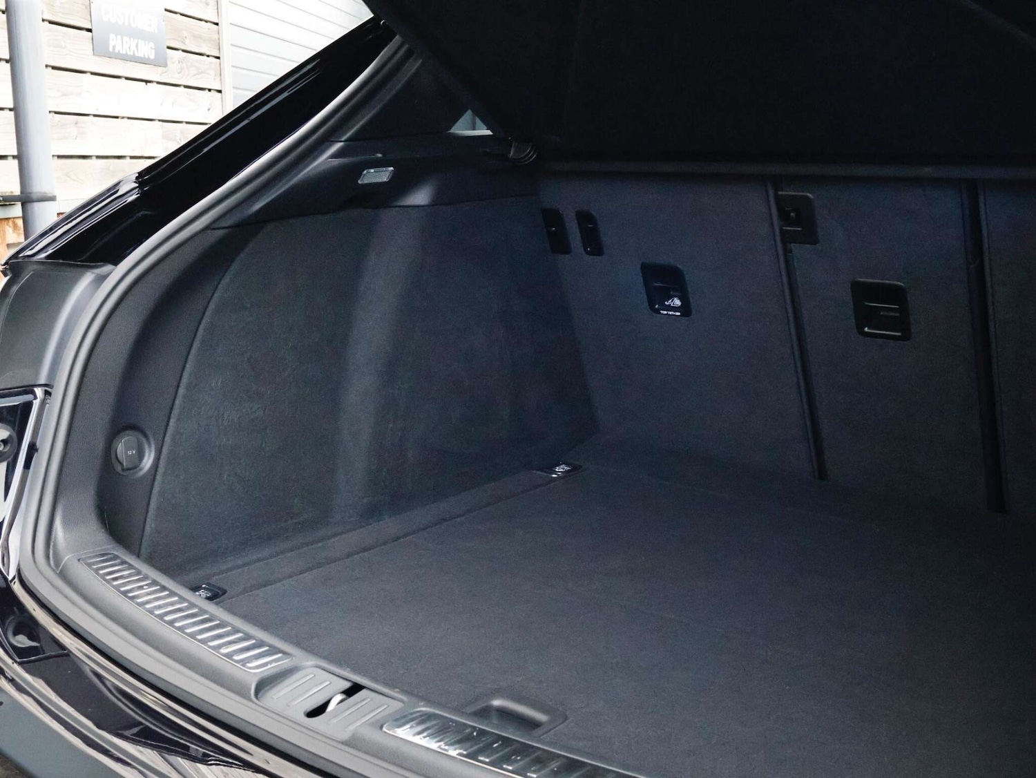 Used Porsche Macan 2023 for sale - 76797237: Photo 47