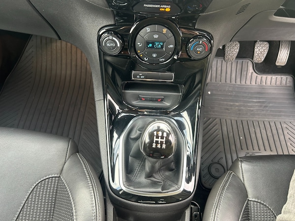 Used Ford Fiesta 2016 for sale - 76243256: Photo 27