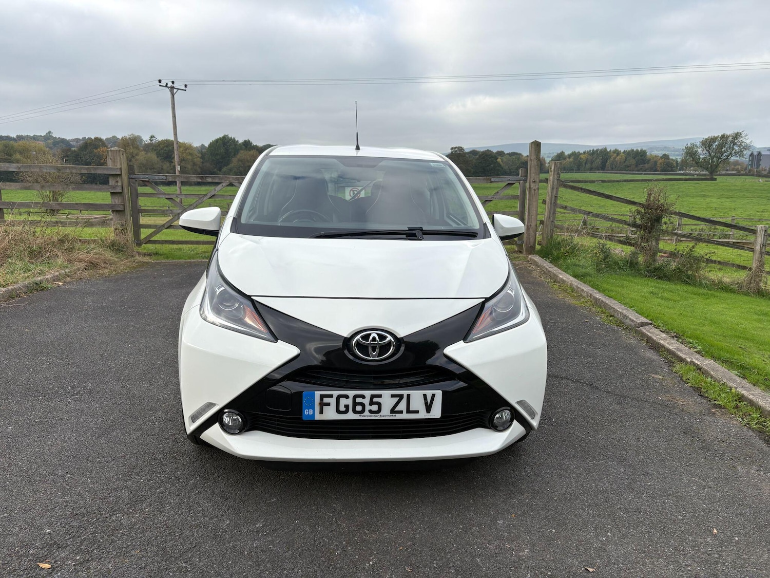 Used Toyota AYGO 2015 for sale - 76976012: Photo 2