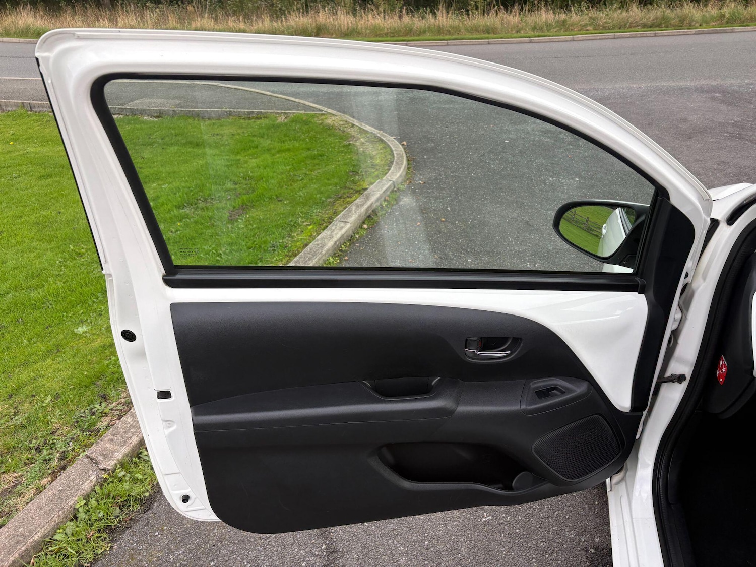 Used Toyota AYGO 2015 for sale - 76976012: Photo 26