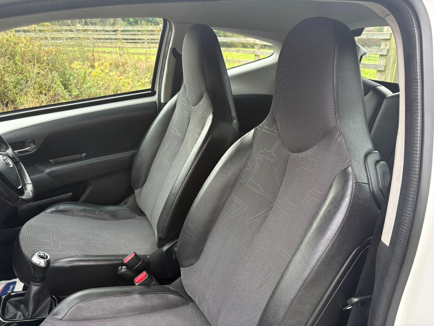 Used Toyota AYGO 2015 for sale - 76976012: Photo 28