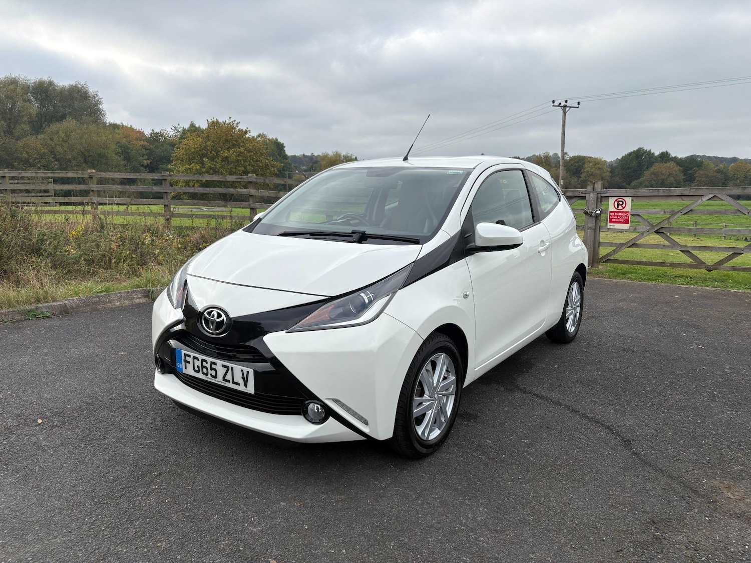 Used Toyota AYGO 2015 for sale - 76976012: Photo 3