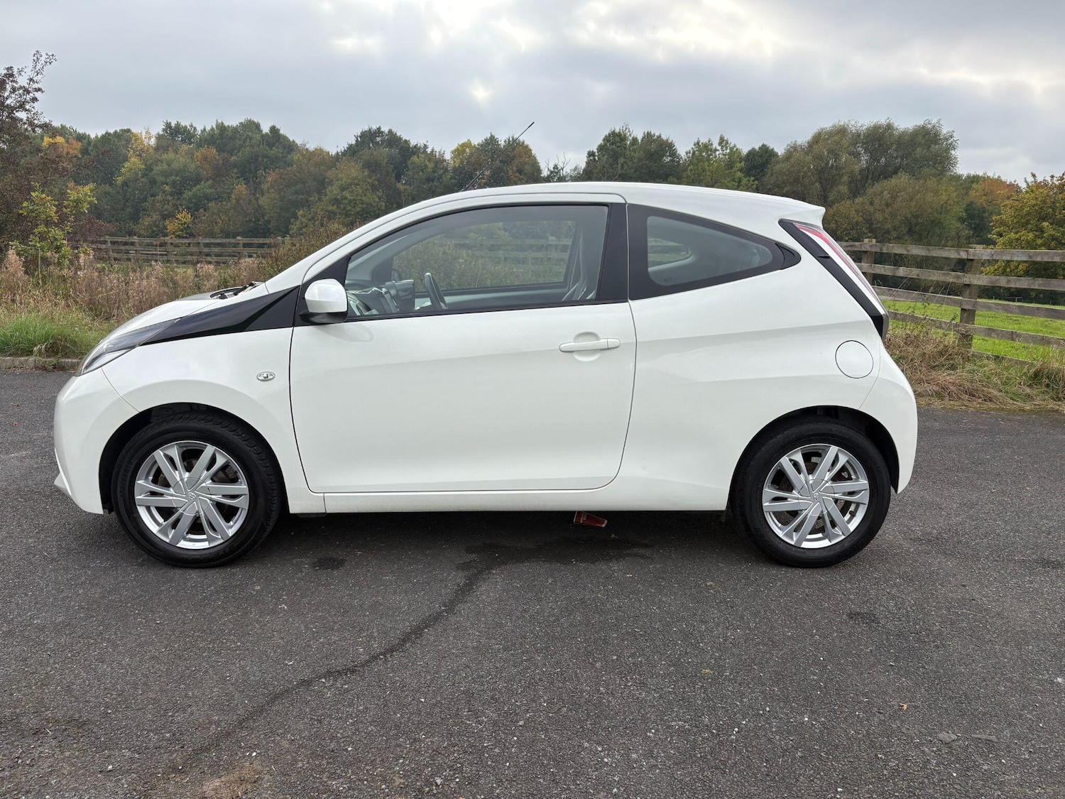 Used Toyota AYGO 2015 for sale - 76976012: Photo 7