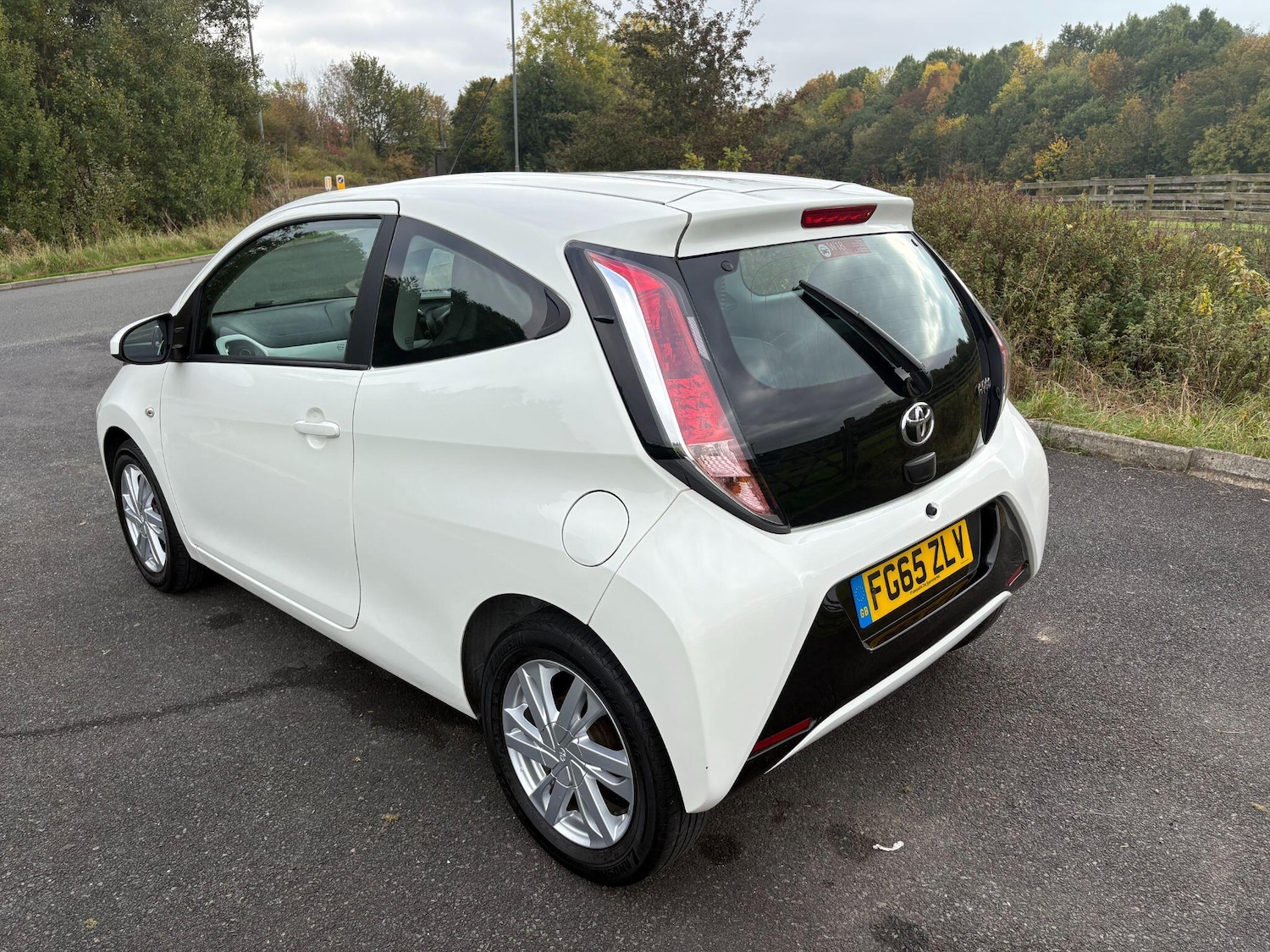 Used Toyota AYGO 2015 for sale - 76976012: Photo 9