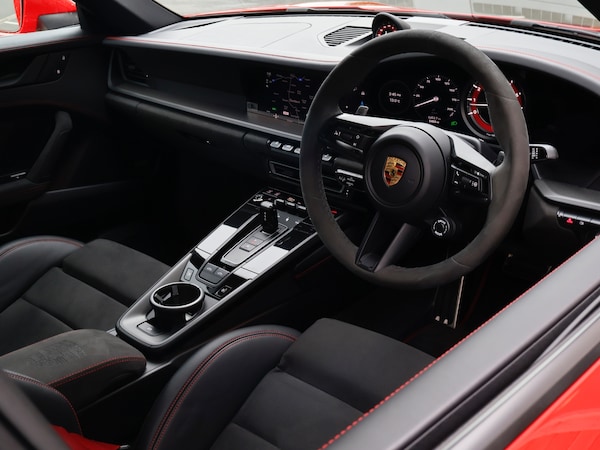 Used Porsche 911 2022 for sale - 76220373: Photo 2