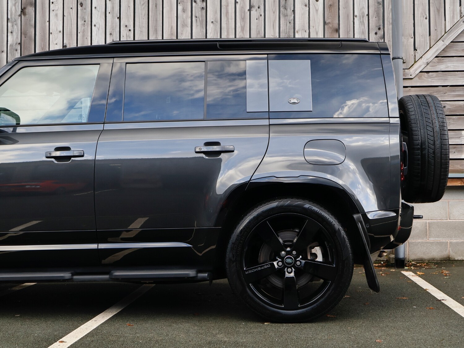 Used Land Rover Defender 2024 for sale - 76625636: Photo 12