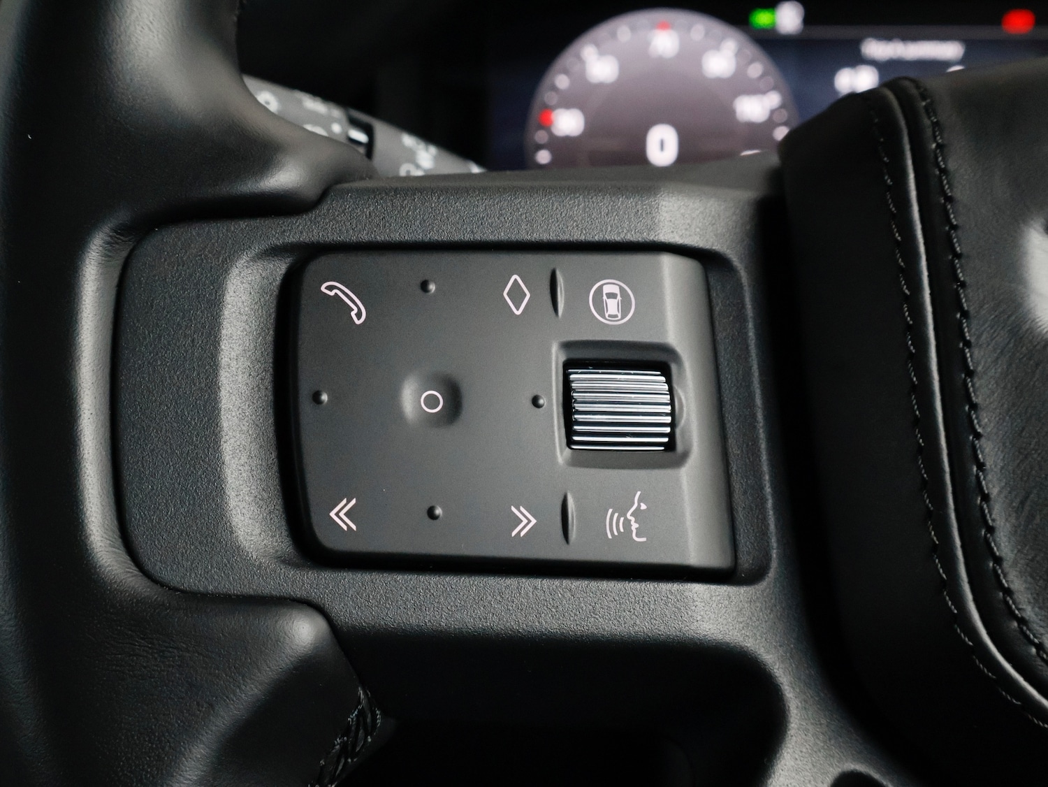 Used Land Rover Defender 2024 for sale - 76625636: Photo 15