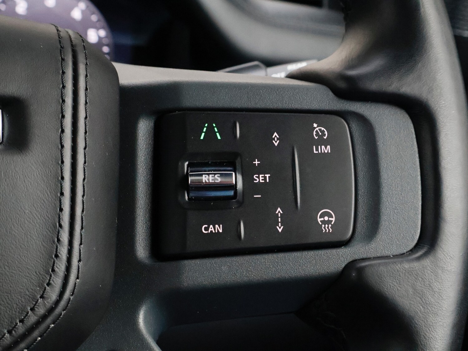 Used Land Rover Defender 2024 for sale - 76625636: Photo 16