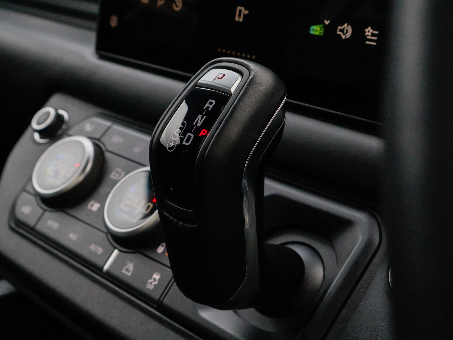 Used Land Rover Defender 2024 for sale - 76625636: Photo 22