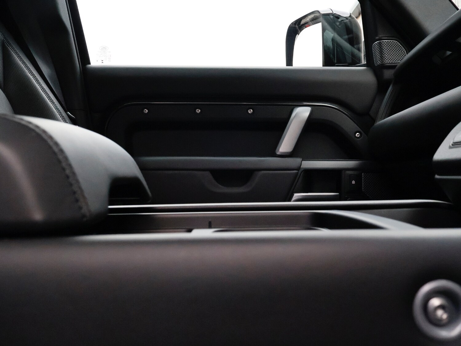 Used Land Rover Defender 2024 for sale - 76625636: Photo 24