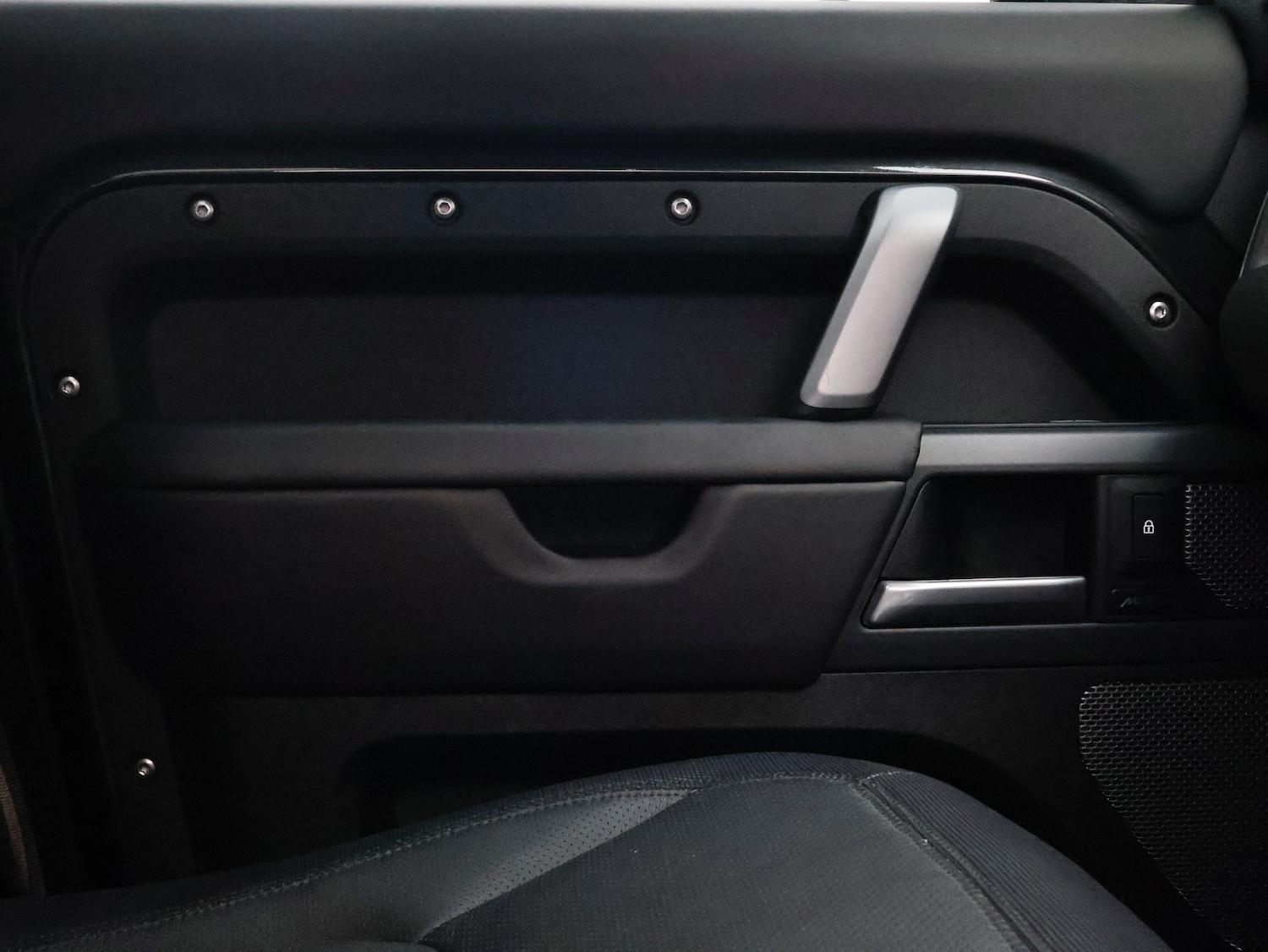 Used Land Rover Defender 2024 for sale - 76625636: Photo 25