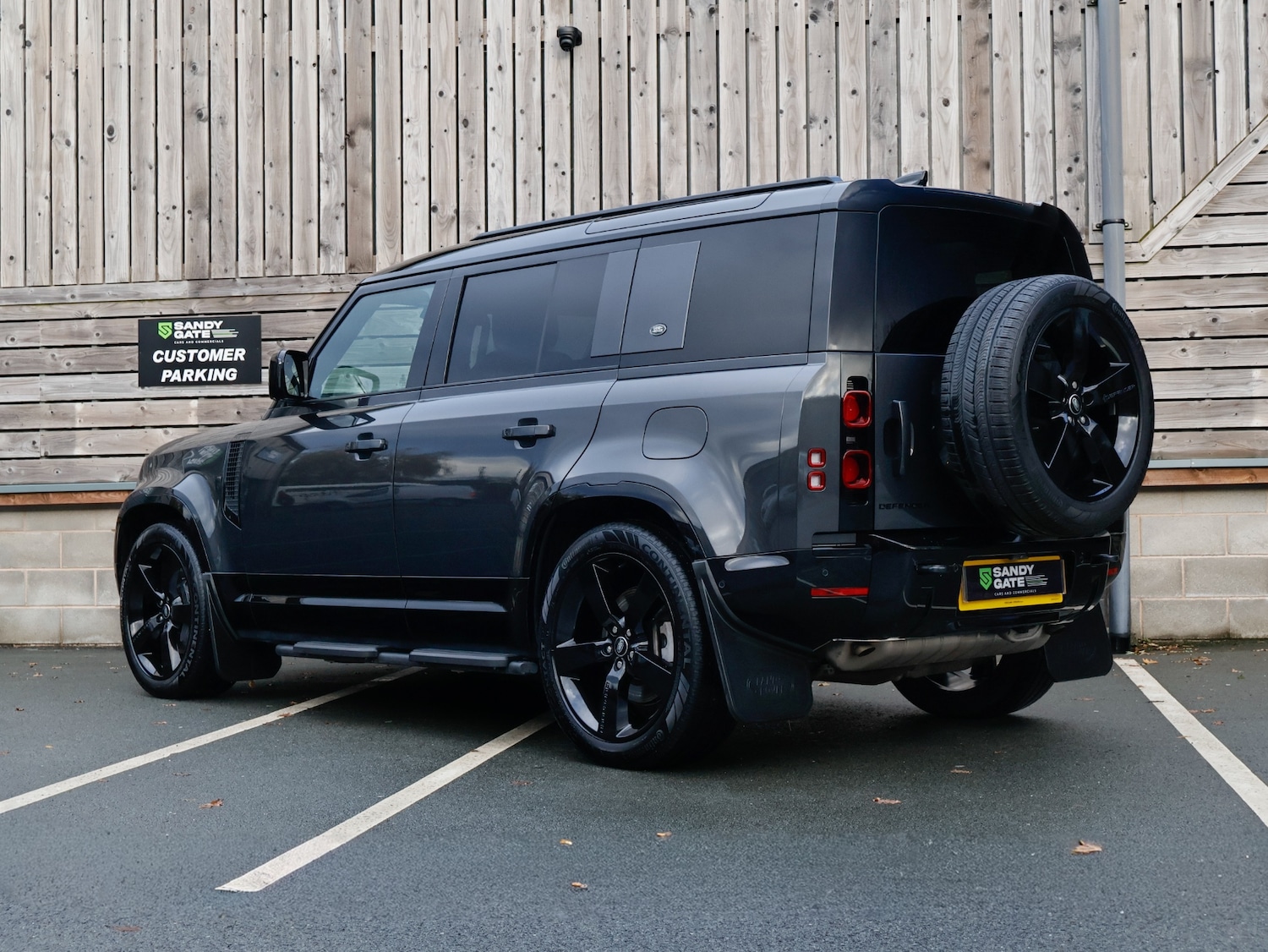 Used Land Rover Defender 2024 for sale - 76625636: Photo 3