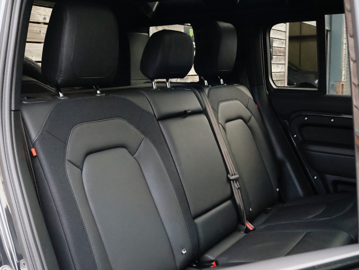 Used Land Rover Defender 2024 for sale - 76625636: Photo 33