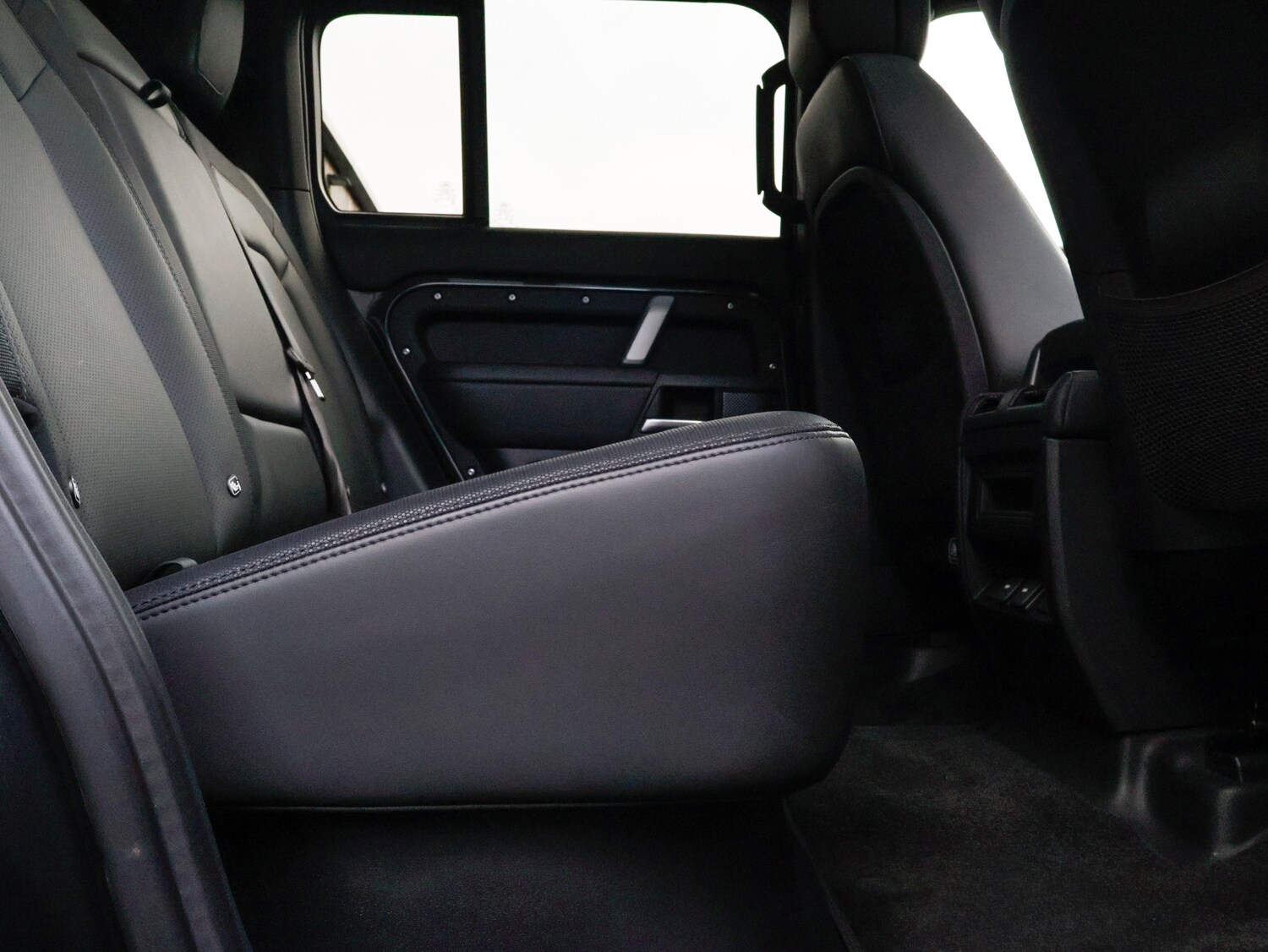 Used Land Rover Defender 2024 for sale - 76625636: Photo 34