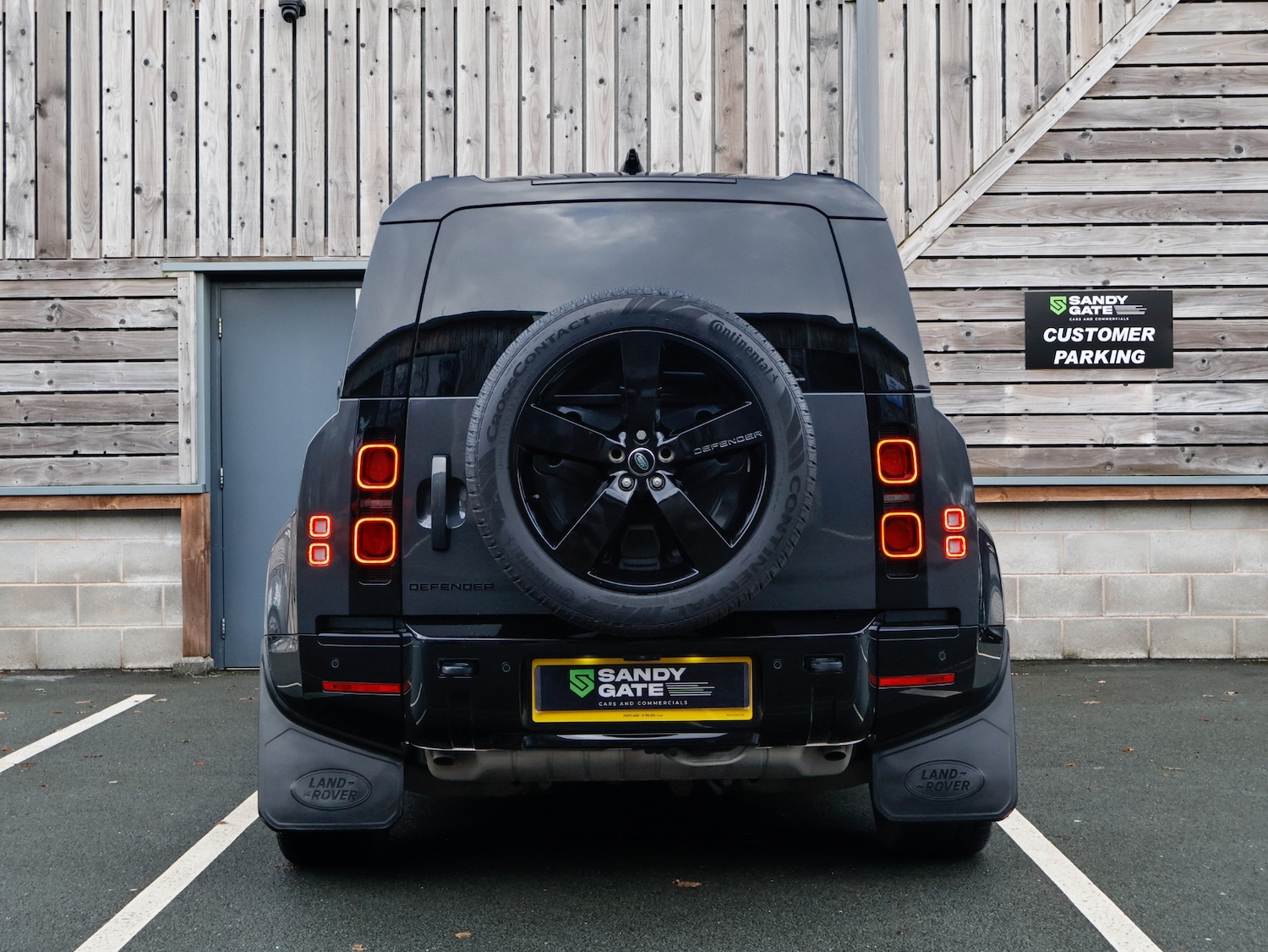 Used Land Rover Defender 2024 for sale - 76625636: Photo 6