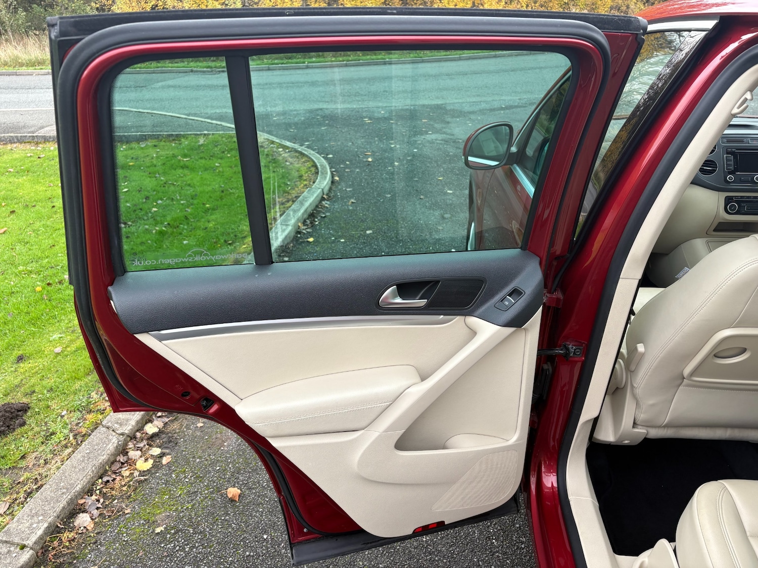 Used Volkswagen Tiguan 2014 for sale - 76319488: Photo 28