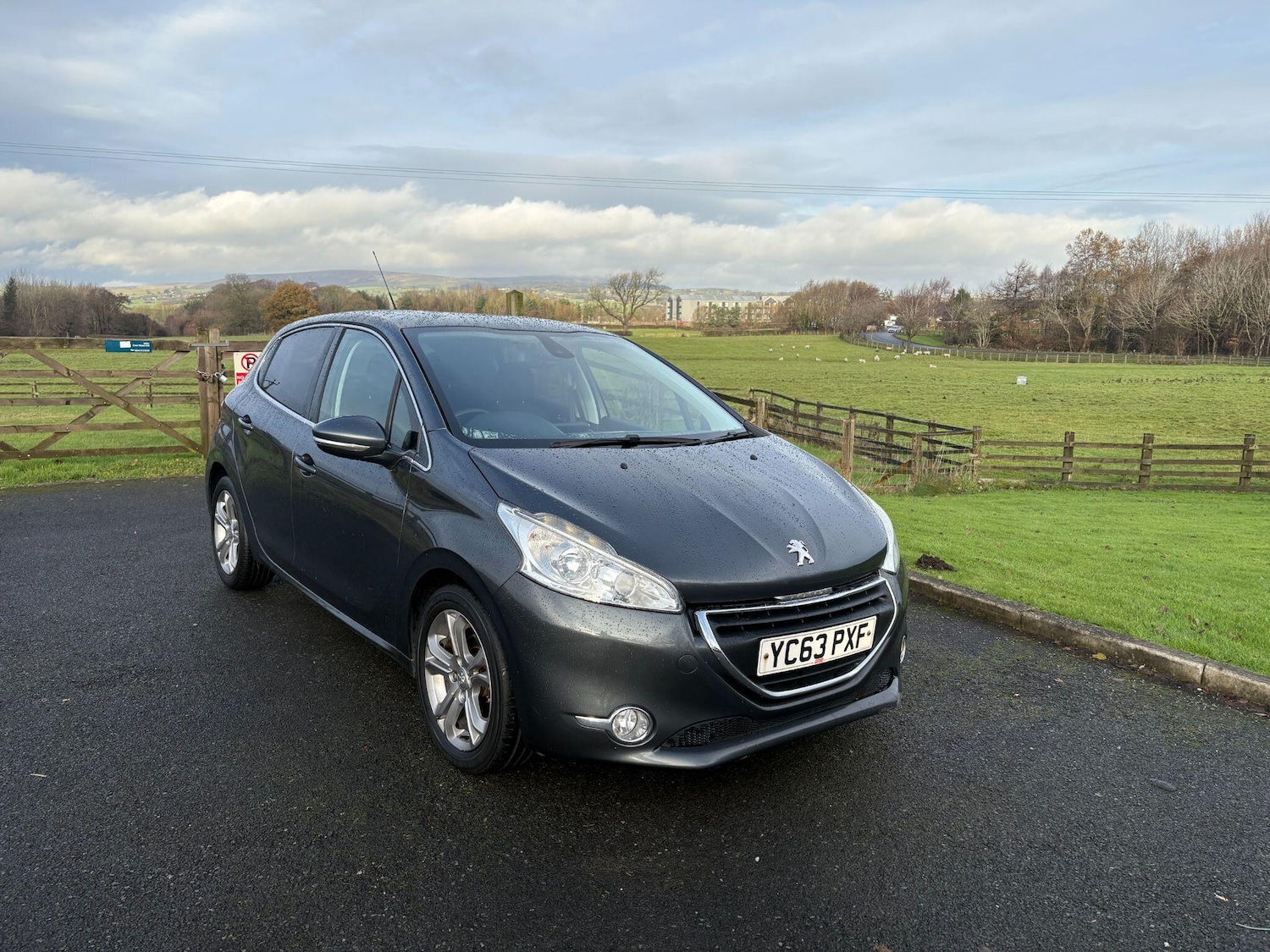 Used Peugeot 208 2014 for sale - 76976282: Photo 1