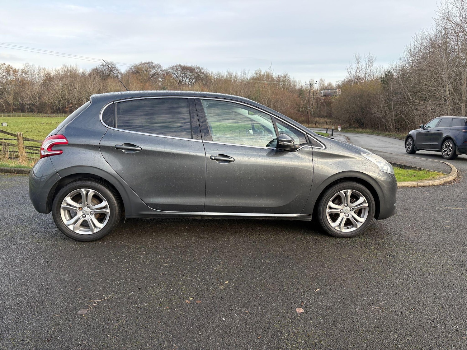 Used Peugeot 208 2014 for sale - 76976282: Photo 10